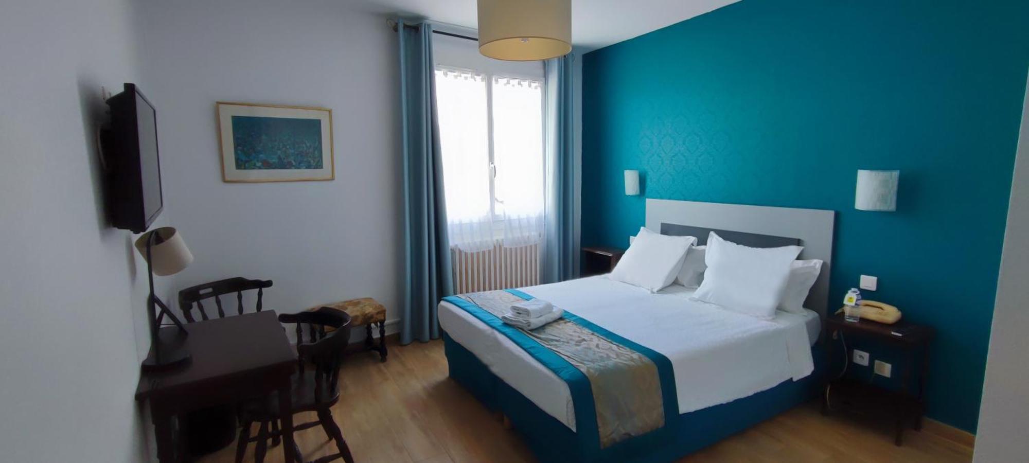 Logis Grand Hotel Pelisson ノントロン エクステリア 写真