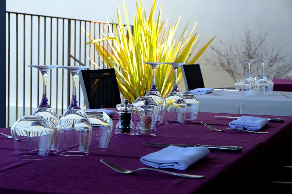 Logis Grand Hotel Pelisson ノントロン エクステリア 写真