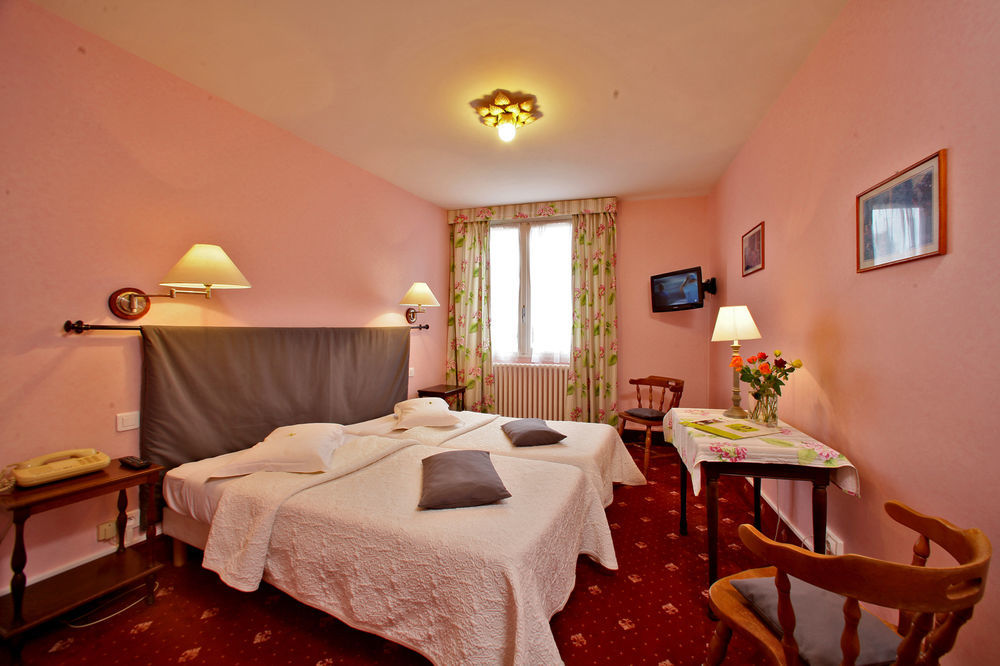 Logis Grand Hotel Pelisson ノントロン エクステリア 写真